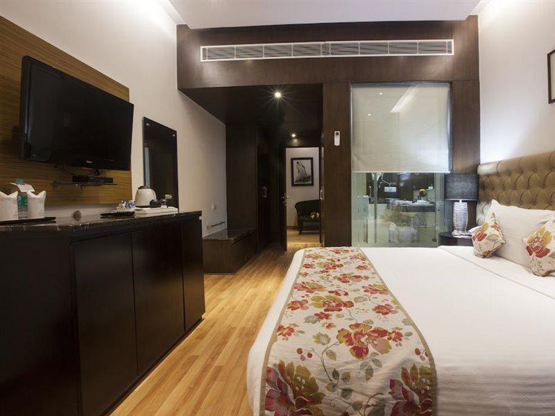 Hotel Athena Нью-Дели Экстерьер фото