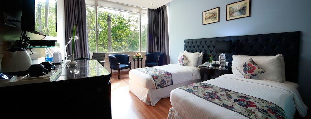 Hotel Athena Нью-Дели Экстерьер фото