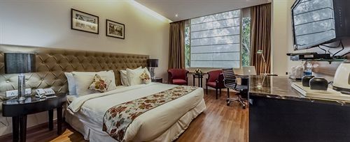 Hotel Athena Нью-Дели Экстерьер фото