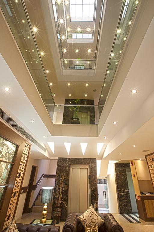 Hotel Athena Нью-Дели Экстерьер фото